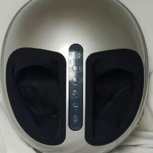 UCOMFY SHIATSU FOOT MASSAGER WITH HEAT MODEL 9623FE SILVER 120V